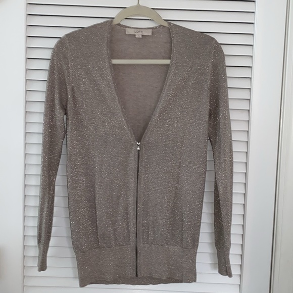 Loft Gray Sweater. Medium - Picture 6 of 12